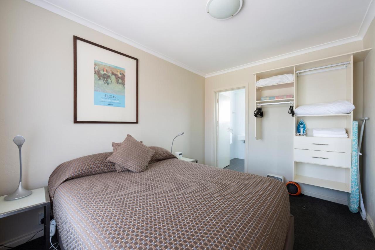 Forrest Hotel & Apartments Canberra Exterior photo