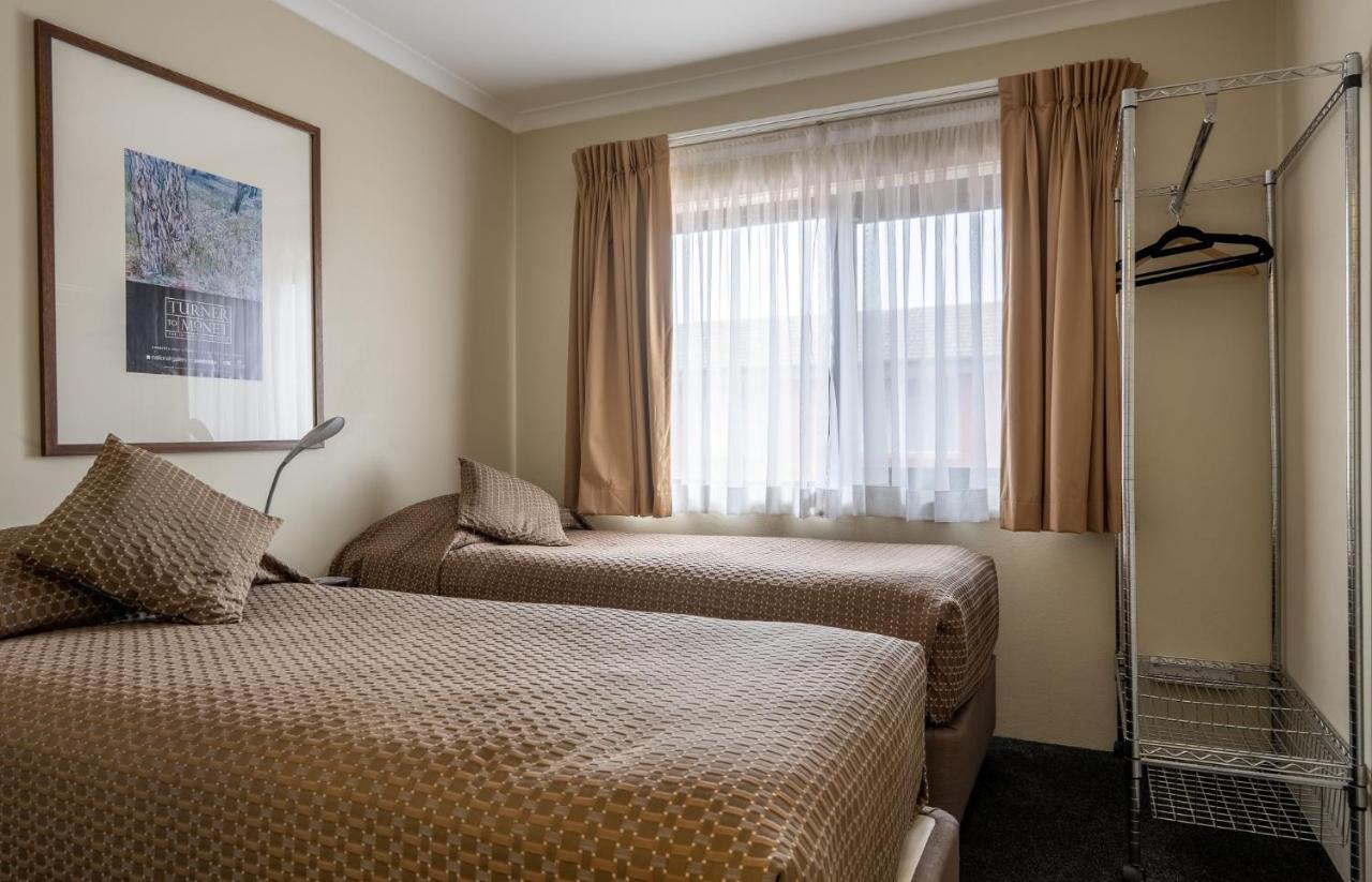 Forrest Hotel & Apartments Canberra Exterior photo