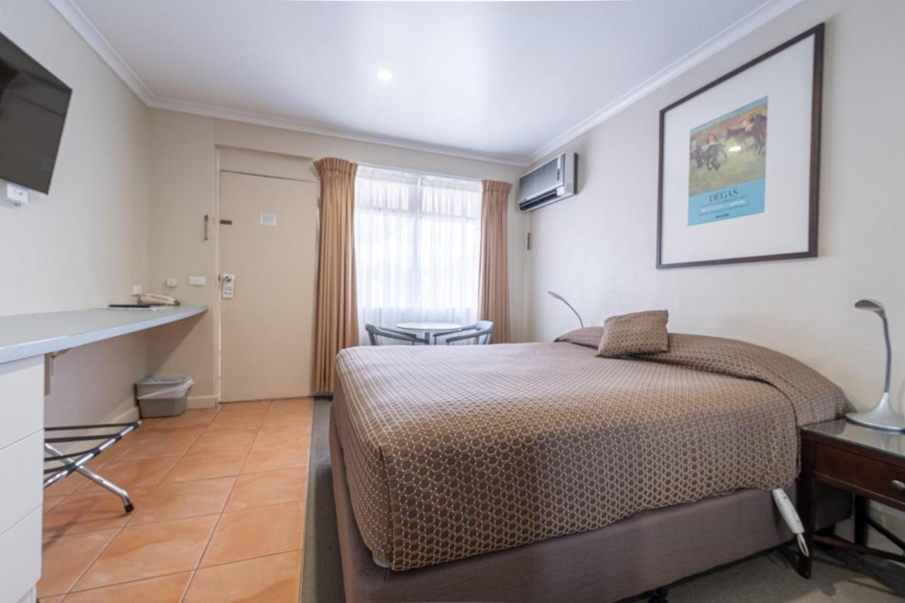 Forrest Hotel & Apartments Canberra Exterior photo