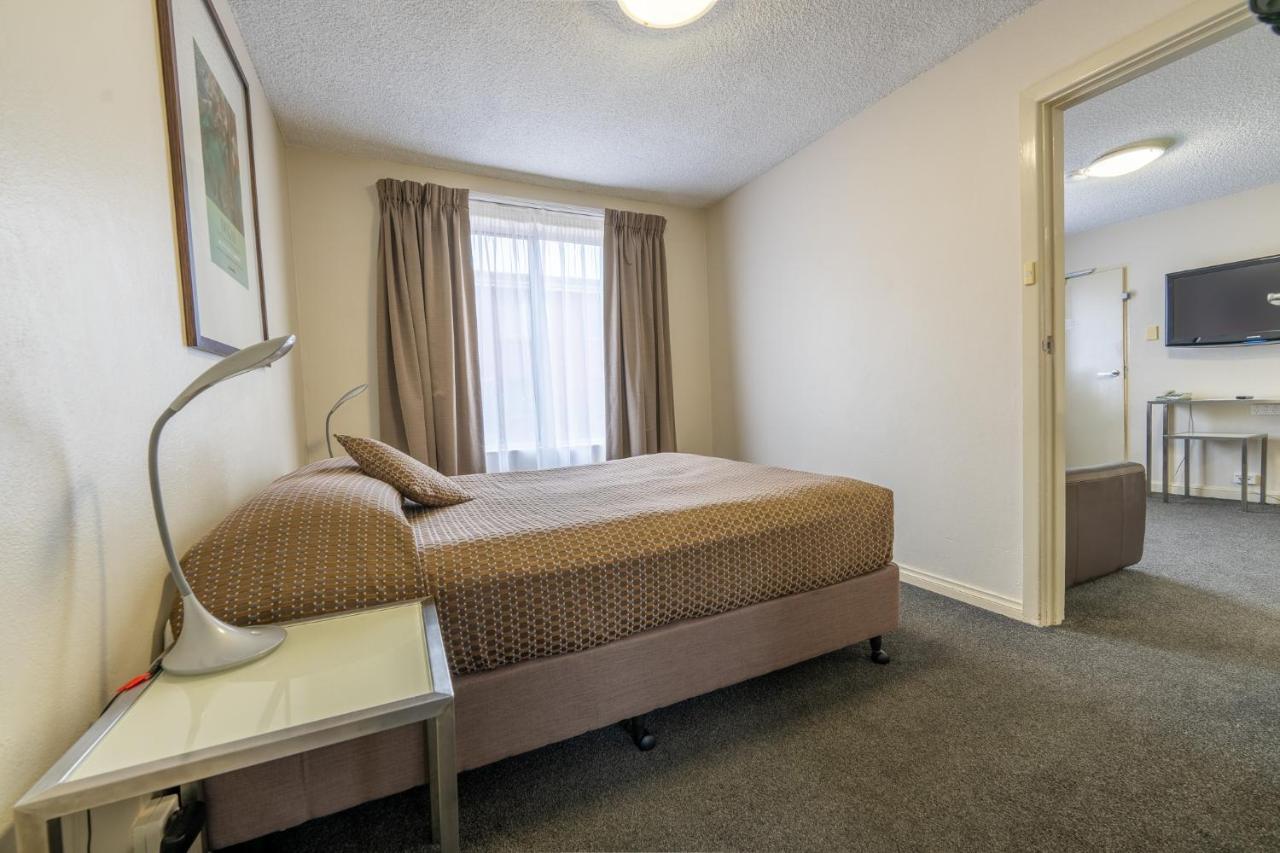 Forrest Hotel & Apartments Canberra Exterior photo