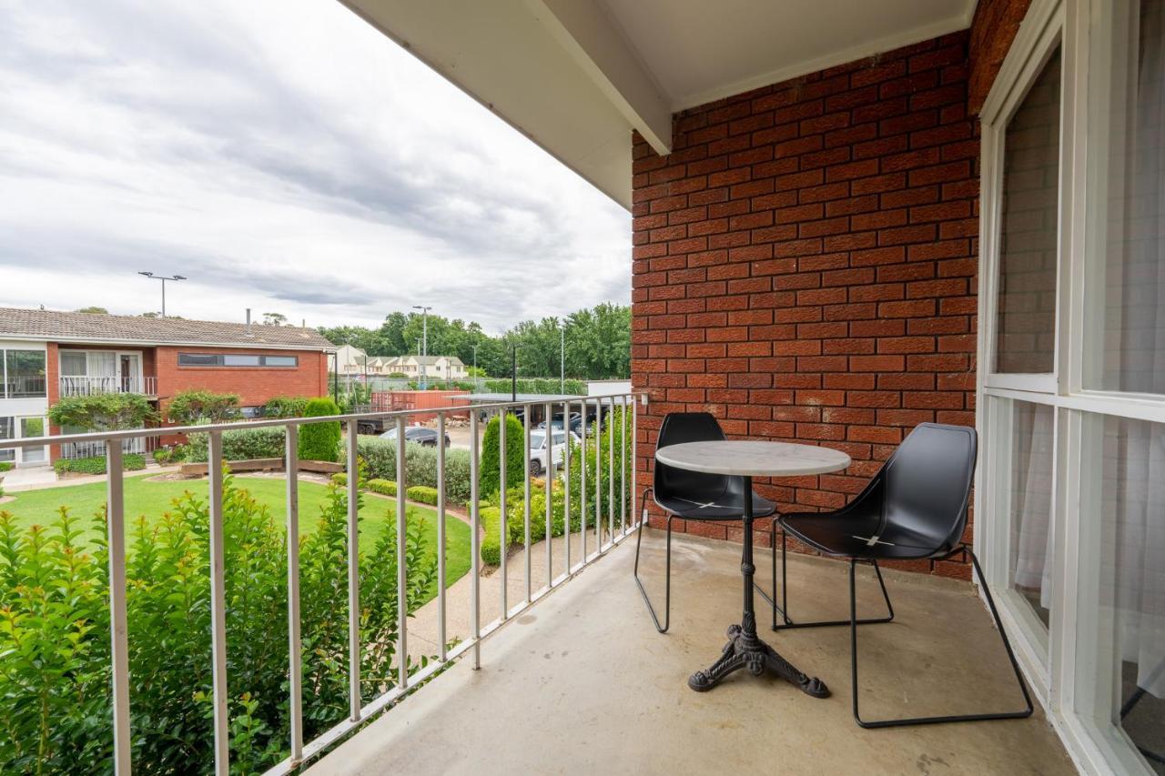 Forrest Hotel & Apartments Canberra Exterior photo