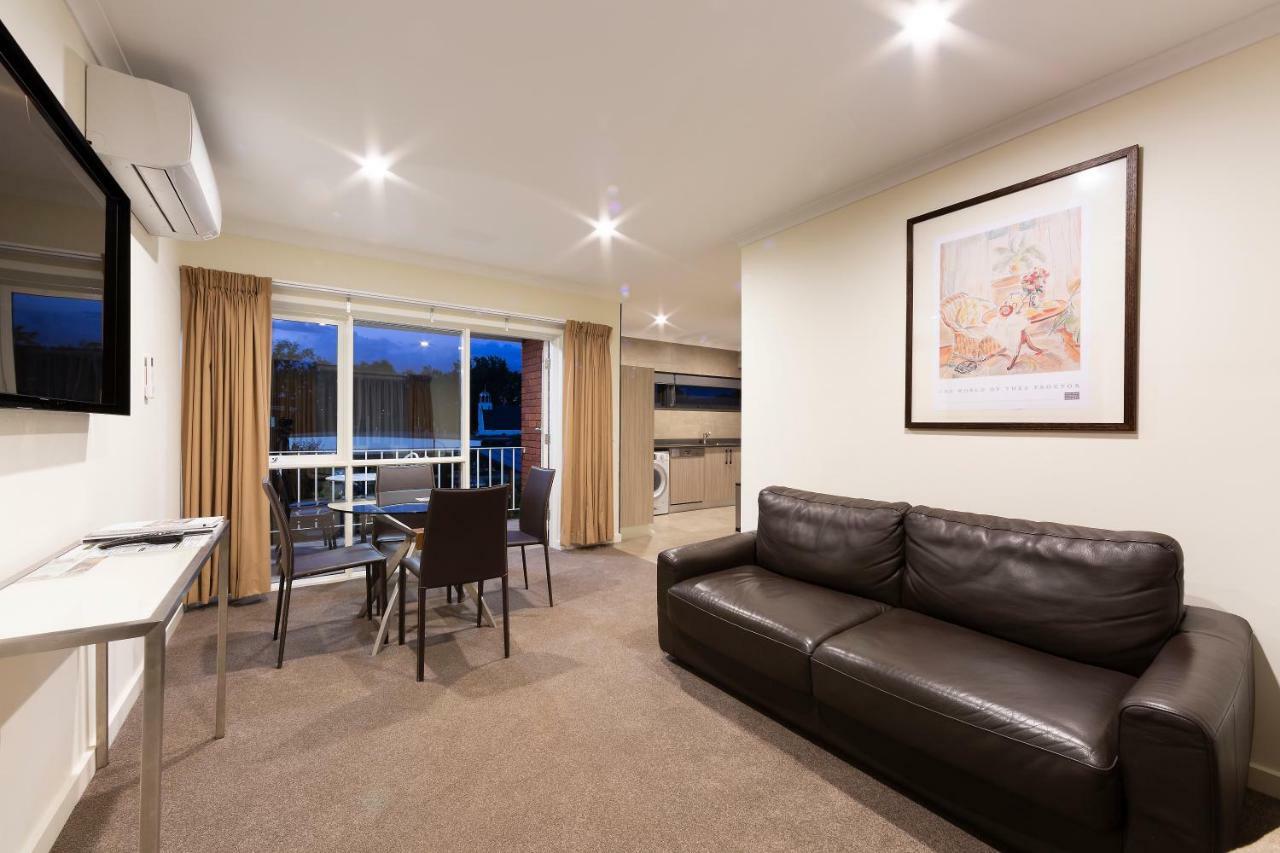 Forrest Hotel & Apartments Canberra Exterior photo